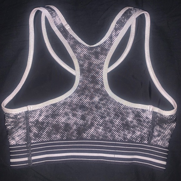 Under Armour Sports Bra - Picture 2 of 3
